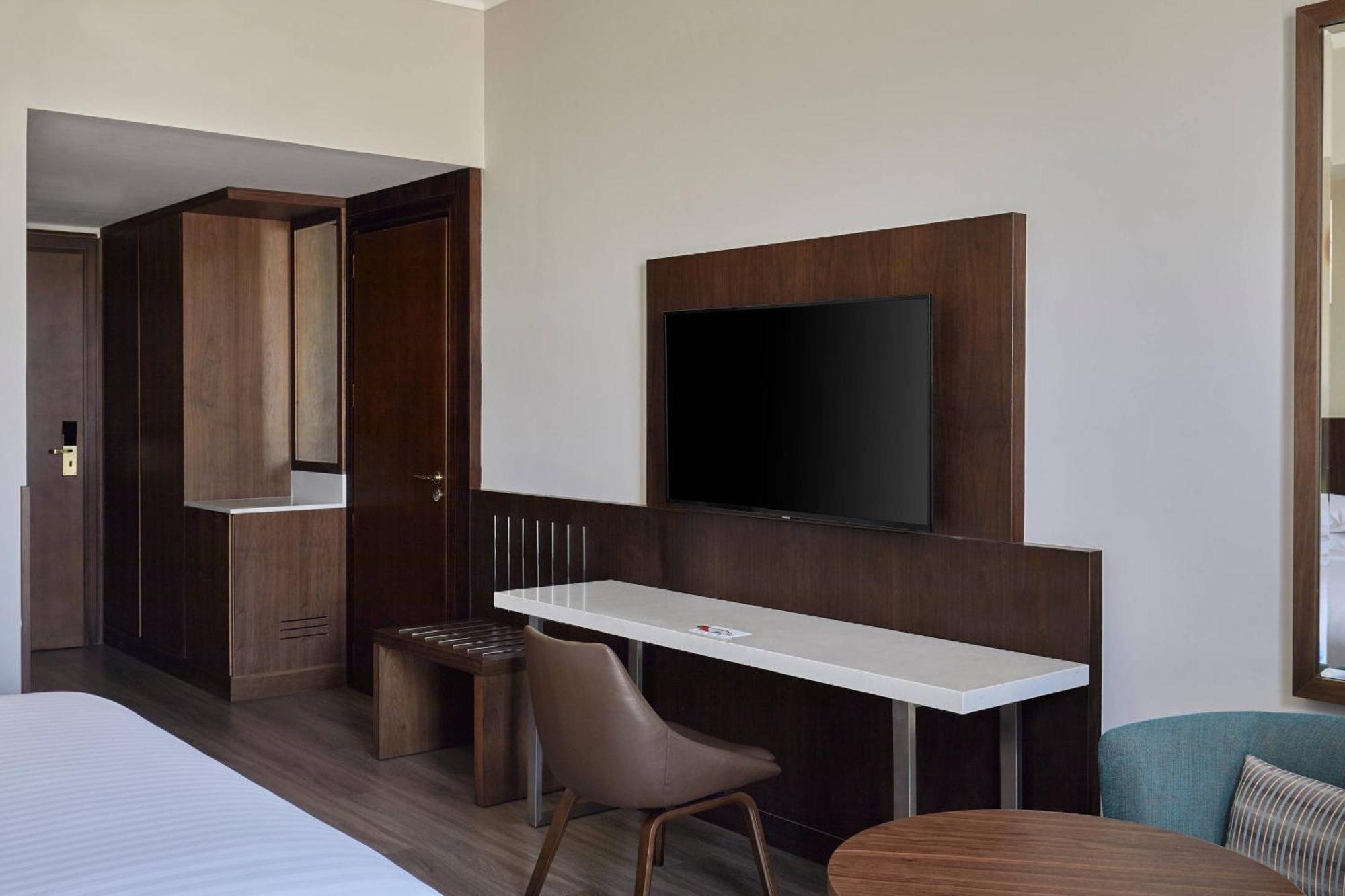 Airport Marriott Hotel