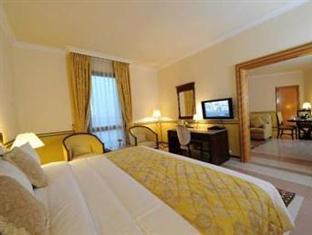 Airport Marriott Hotel