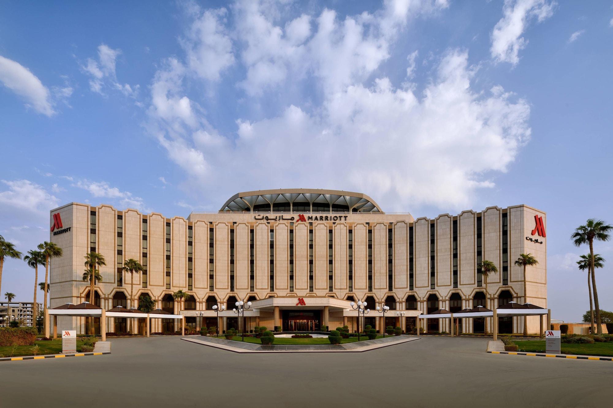 Airport Marriott Hotel 4*